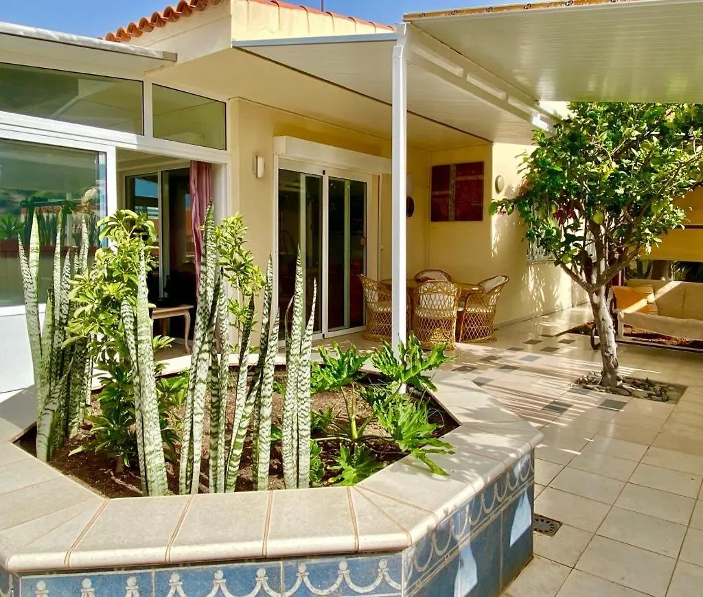 Villa Sol Los Cristianos  לוס כריסטיאנוס